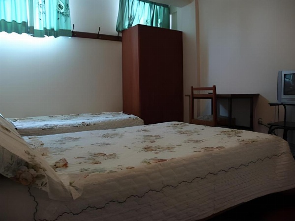 Weygoss Guest House image 14